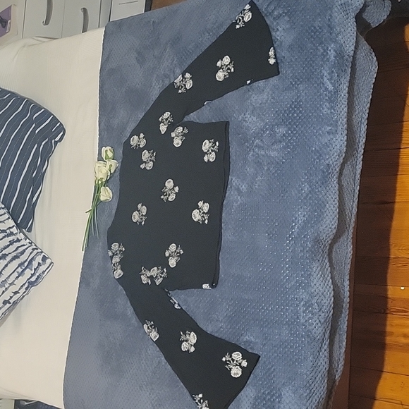 NWOT FOREVER 21 BLOUSE - Picture 9 of 17